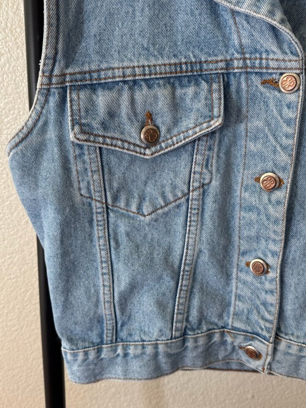 Vintage Bill Blass Light Wash Denim Vest Size Small - Picture 4 of 7